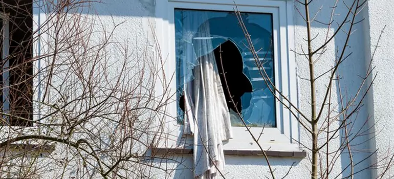 Storm Window Installation Contractors in English Bay, British Columbia